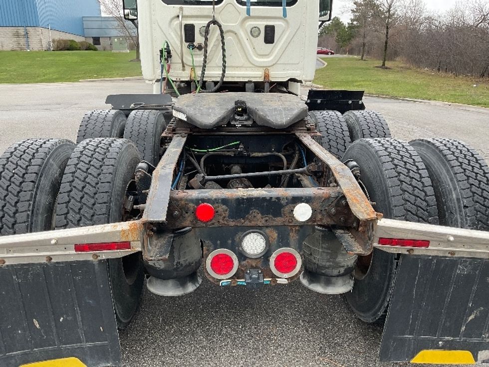 Day Cab Tractor-Heavy Duty Tractors-Freightliner-2016-Cascadia 12564ST-Rochester-NY-414,604\n\t\tmiles-$ 36,750 - Image 6