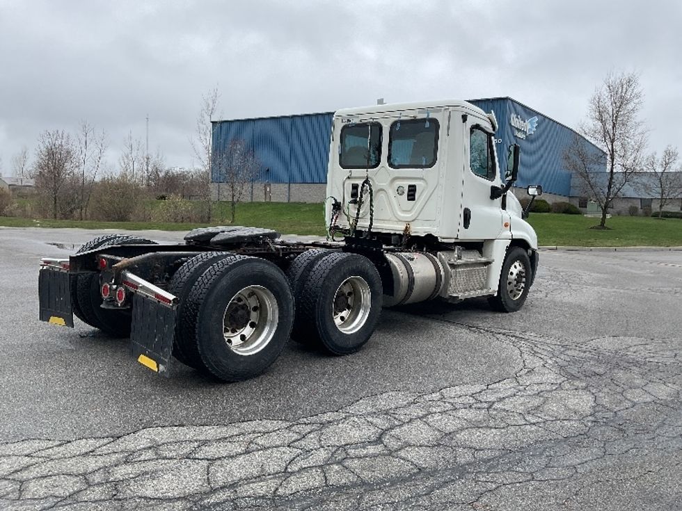 Day Cab Tractor-Heavy Duty Tractors-Freightliner-2016-Cascadia 12564ST-Rochester-NY-414,604\n\t\tmiles-$ 36,750 - Image 7
