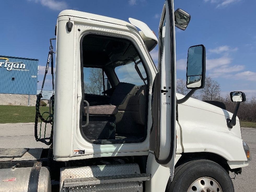 Day Cab Tractor-Heavy Duty Tractors-Freightliner-2016-Cascadia 12564ST-Rochester-NY-453,445\n\t\tmiles-$ 35,000 - Image 12