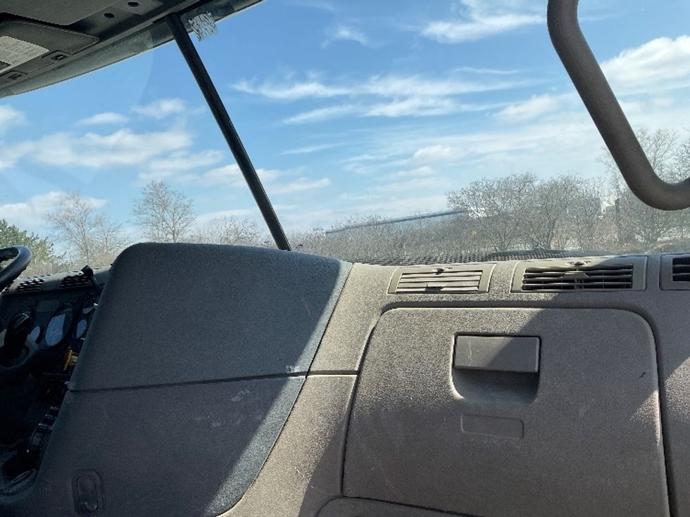 Day Cab Tractor-Heavy Duty Tractors-Freightliner-2016-Cascadia 12564ST-Rochester-NY-453,445\n\t\tmiles-$ 35,000 - Image 13