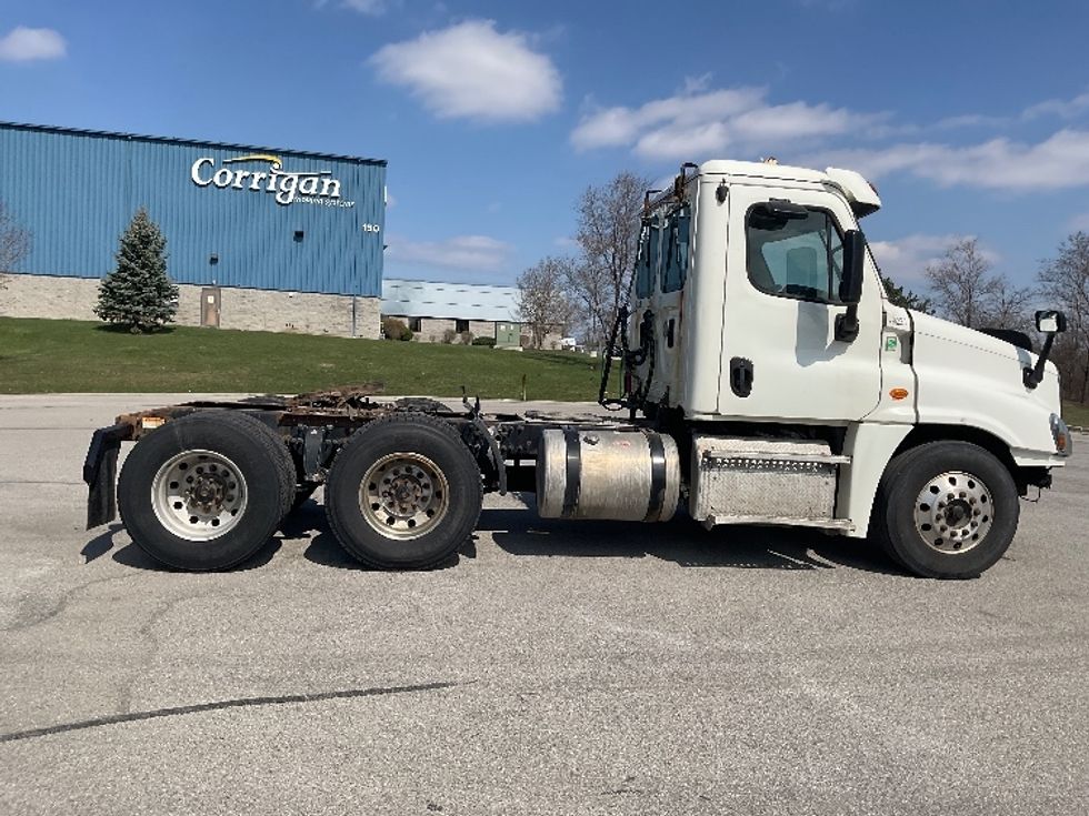 Day Cab Tractor-Heavy Duty Tractors-Freightliner-2016-Cascadia 12564ST-Rochester-NY-453,445\n\t\tmiles-$ 35,000 - Image 8