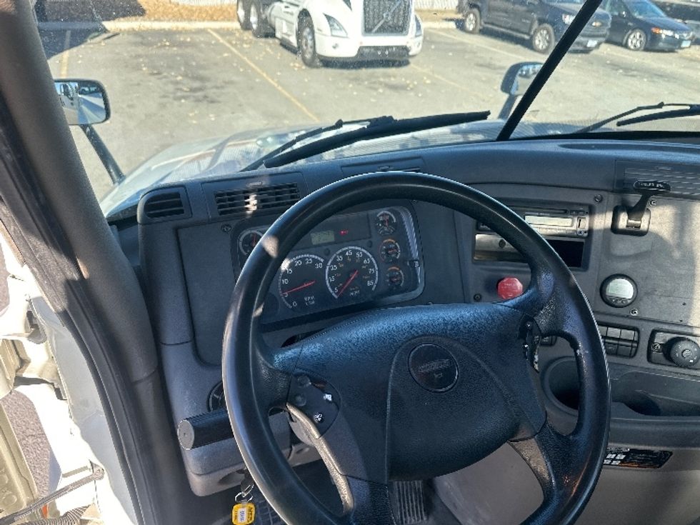 Day Cab Tractor-Heavy Duty Tractors-Freightliner-2016-Cascadia 12564ST-Sparks-NV-222,044\n\t\tmiles-$ 34,500 - Image 11