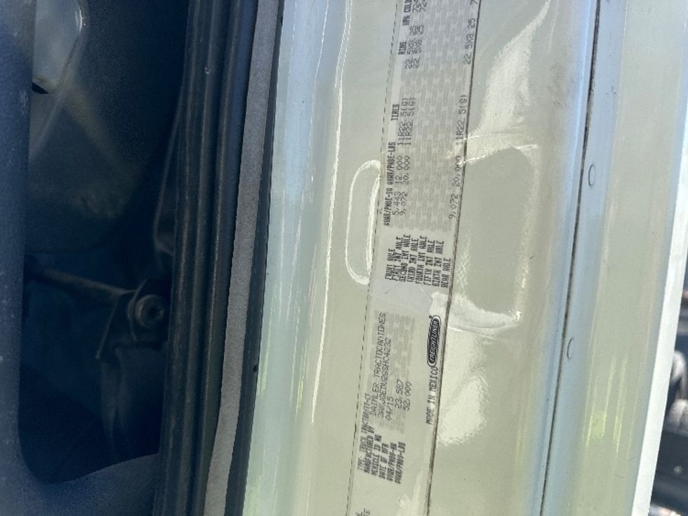 Day Cab Tractor-Heavy Duty Tractors-Freightliner-2016-Cascadia 12564ST-Sparks-NV-222,044\n\t\tmiles-$ 34,500 - Image 17