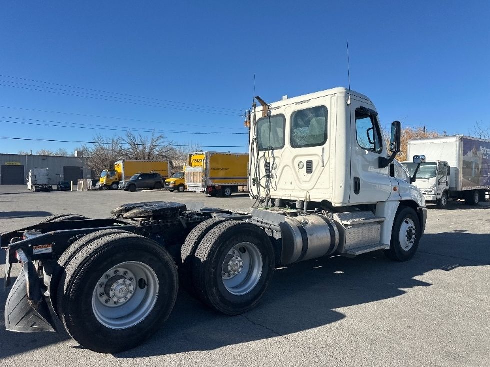 Day Cab Tractor-Heavy Duty Tractors-Freightliner-2016-Cascadia 12564ST-Sparks-NV-222,044\n\t\tmiles-$ 34,500 - Image 7