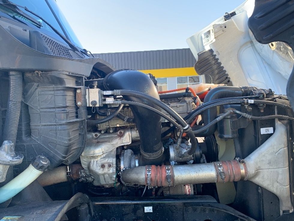 Day Cab Tractor-Heavy Duty Tractors-Freightliner-2016-Cascadia 12564ST-Westfield-MA-402,056\n\t\tmiles-$ 34,750 - Image 15