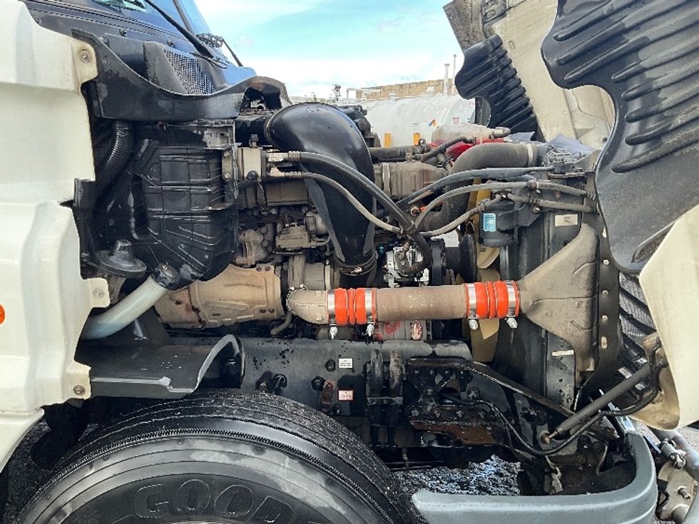 Day Cab Tractor-Heavy Duty Tractors-Freightliner-2016-Cascadia 12584ST-Tacoma-WA-684,061\n\t\tmiles-$ 32,000 - Image 15