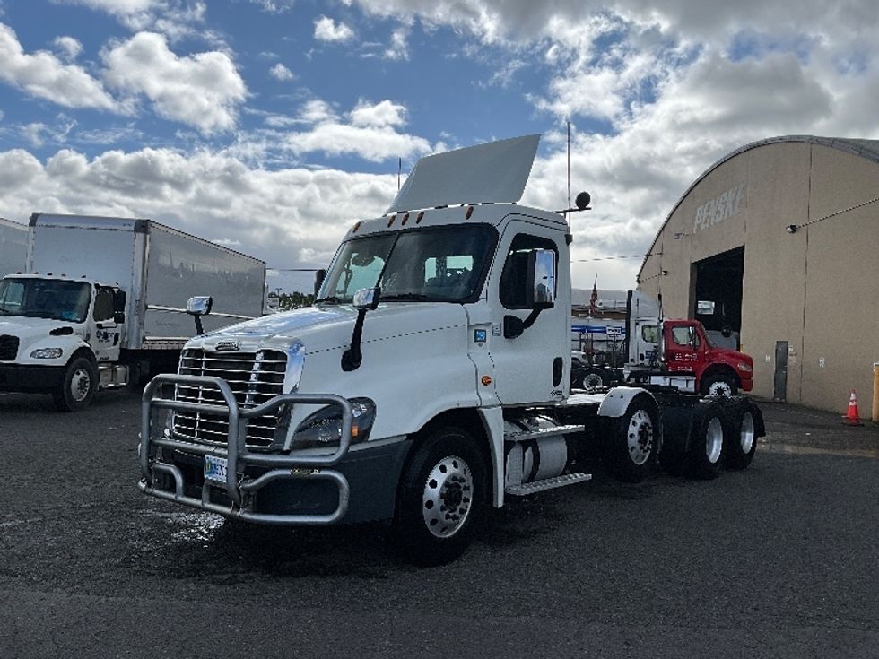 Day Cab Tractor-Heavy Duty Tractors-Freightliner-2016-Cascadia 12584ST-Tacoma-WA-684,061\n\t\tmiles-$ 32,000 - Image 3