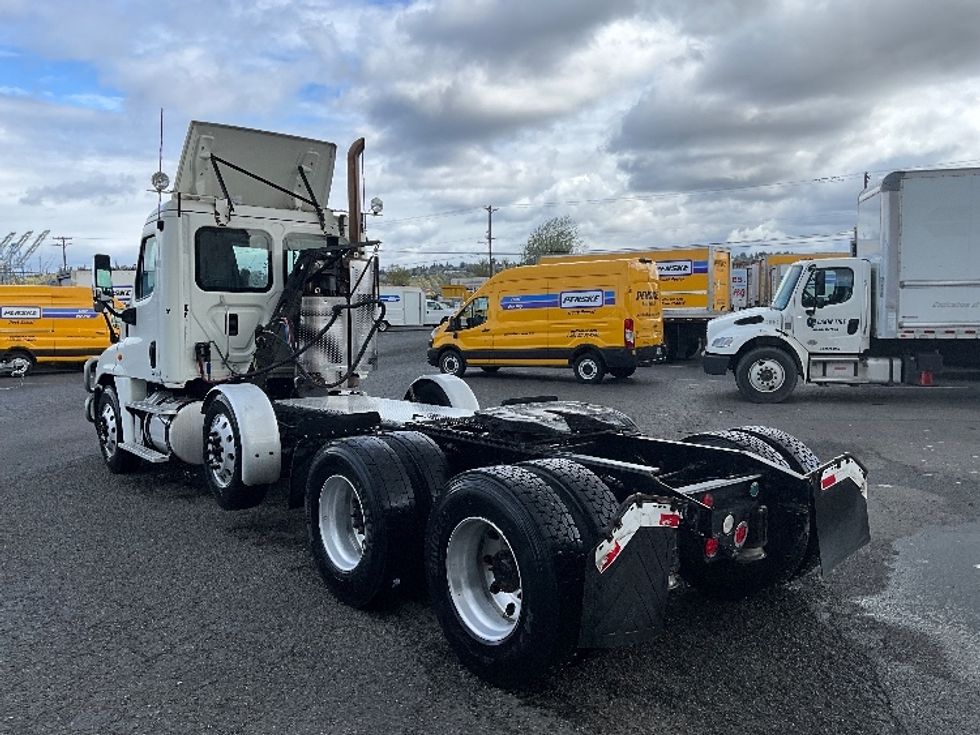 Day Cab Tractor-Heavy Duty Tractors-Freightliner-2016-Cascadia 12584ST-Tacoma-WA-684,061\n\t\tmiles-$ 32,000 - Image 5