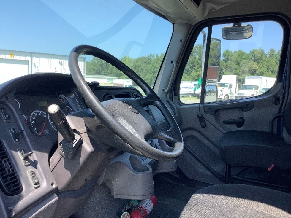 Day Cab Tractor-Heavy Duty Tractors-Freightliner-2016-M2-Goldsboro-NC-208,521\n\t\tmiles-$ 40,000 - Image 10