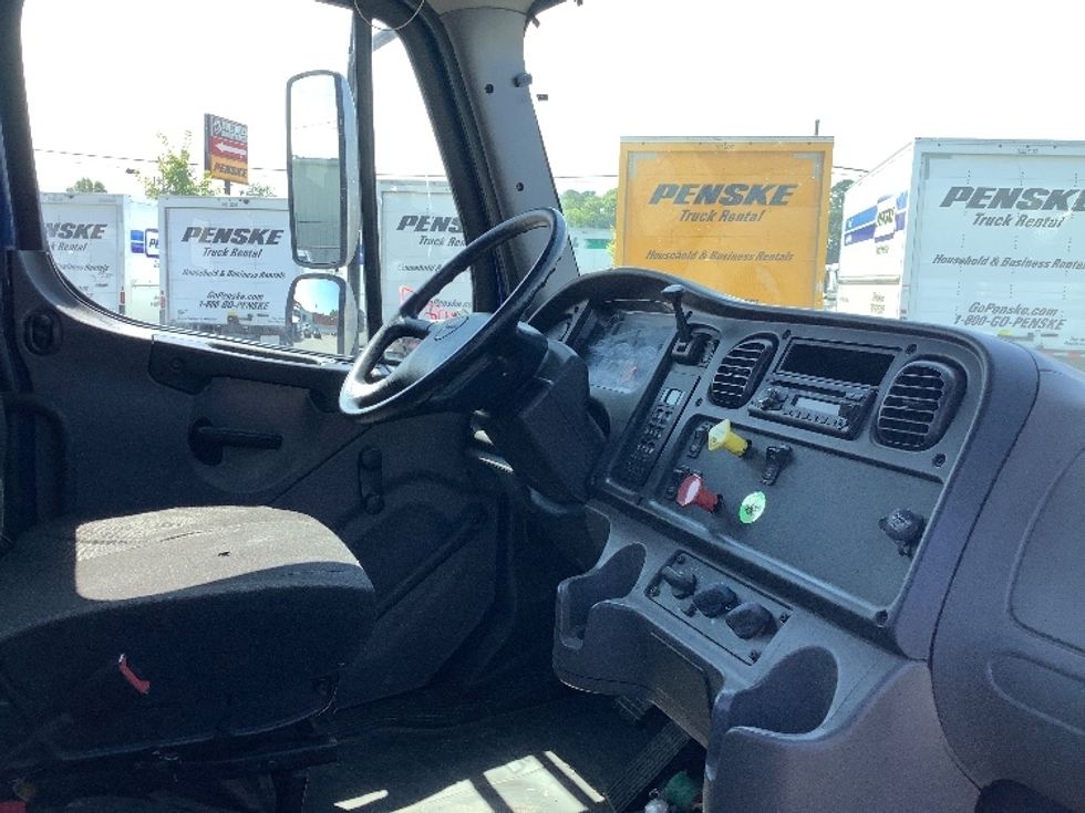 Day Cab Tractor-Heavy Duty Tractors-Freightliner-2016-M2-Goldsboro-NC-208,521\n\t\tmiles-$ 40,000 - Image 14