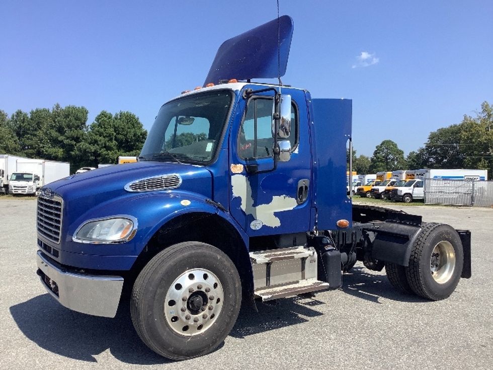 Day Cab Tractor-Heavy Duty Tractors-Freightliner-2016-M2-Goldsboro-NC-208,521\n\t\tmiles-$ 40,000 - Image 3