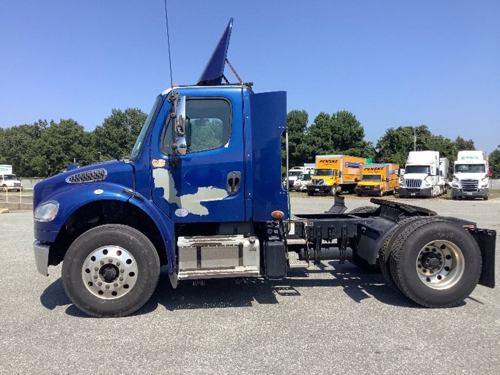 Day Cab Tractor-Heavy Duty Tractors-Freightliner-2016-M2-Goldsboro-NC-208,521\n\t\tmiles-$ 40,000 - Image 4