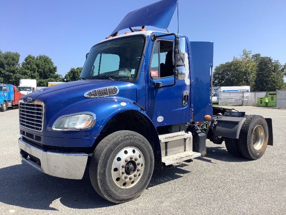 Day Cab Tractor-Heavy Duty Tractors-Freightliner-2016-M2-Goldsboro-NC-212,920\n\t\tmiles-$ 40,000 - Image 3
