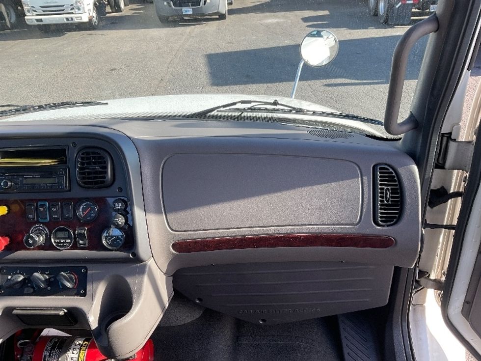 Day Cab Tractor-Heavy Duty Tractors-Freightliner-2016-M2-Tacoma-WA-219,547\n\t\tmiles-$ 42,000 - Image 11