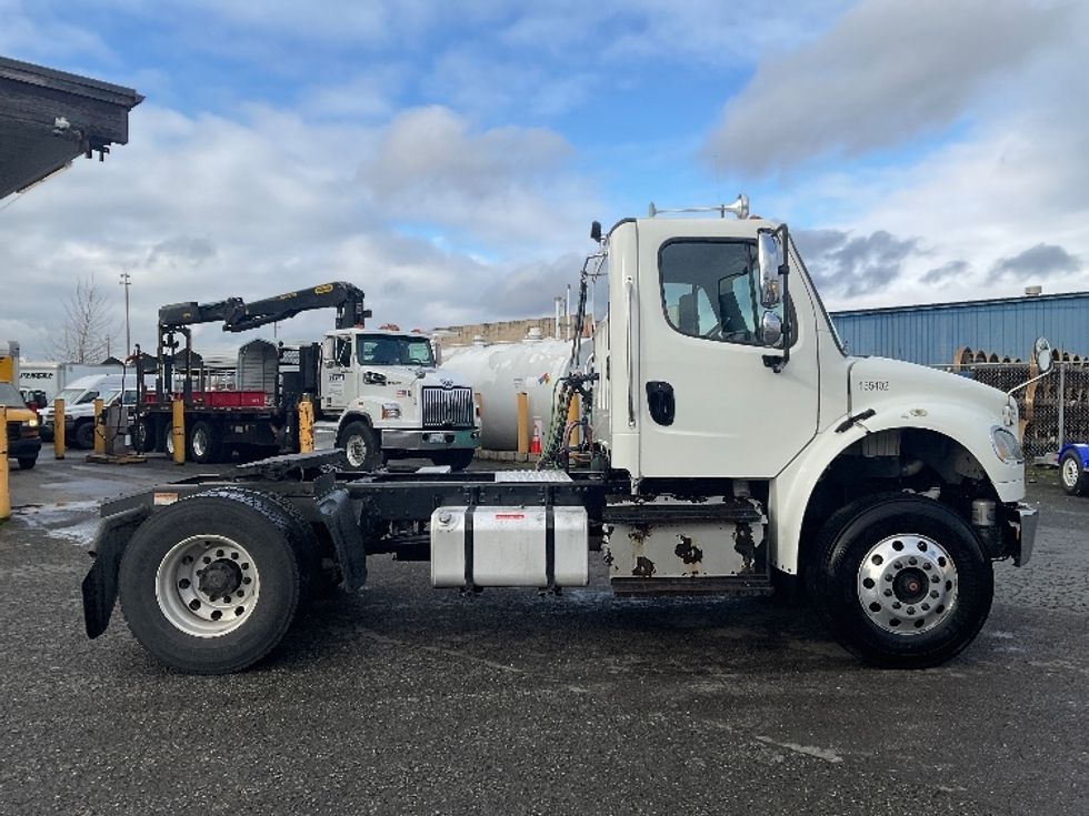 Day Cab Tractor-Heavy Duty Tractors-Freightliner-2016-M2-Tacoma-WA-219,547\n\t\tmiles-$ 42,000 - Image 14