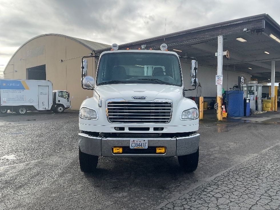 Day Cab Tractor-Heavy Duty Tractors-Freightliner-2016-M2-Tacoma-WA-219,547\n\t\tmiles-$ 42,000 - Image 2