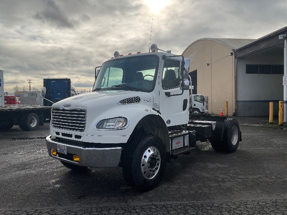 Day Cab Tractor-Heavy Duty Tractors-Freightliner-2016-M2-Tacoma-WA-219,547\n\t\tmiles-$ 42,000 - Image 3