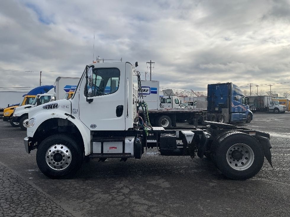 Day Cab Tractor-Heavy Duty Tractors-Freightliner-2016-M2-Tacoma-WA-219,547\n\t\tmiles-$ 42,000 - Image 4