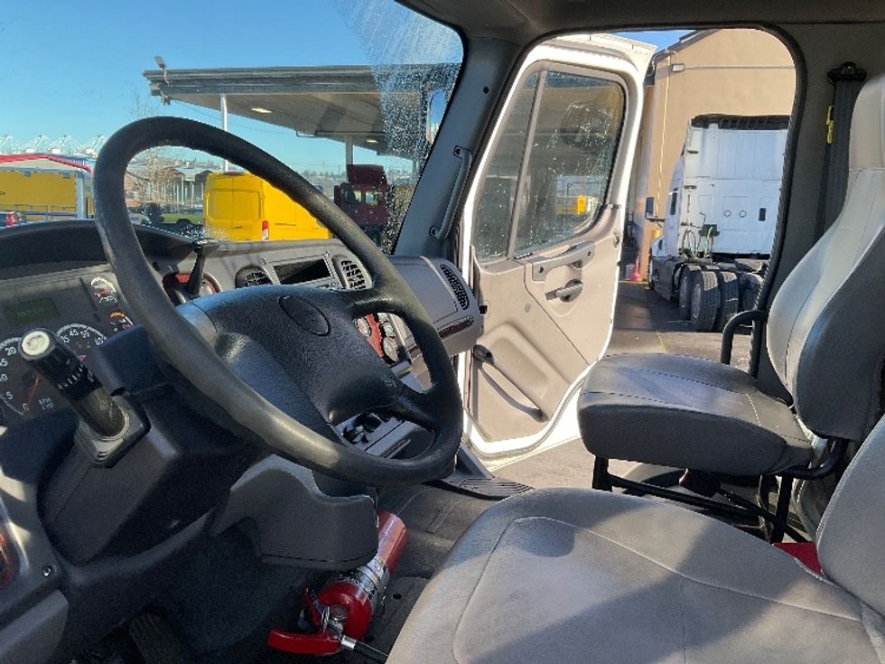 Day Cab Tractor-Heavy Duty Tractors-Freightliner-2016-M2-Tacoma-WA-265,679\n\t\tmiles-$ 41,250 - Image 10