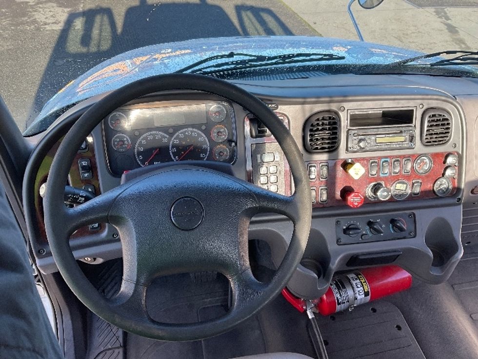 Day Cab Tractor-Heavy Duty Tractors-Freightliner-2016-M2-Tacoma-WA-265,679\n\t\tmiles-$ 41,250 - Image 11