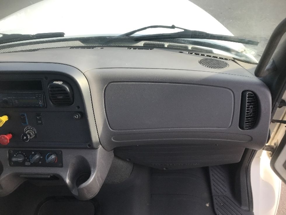 Day Cab Tractor-Heavy Duty Tractors-Freightliner-2016-M211242S-Harrisburg-PA-96,398\n\t\tmiles-$ 15,500 - Image 13