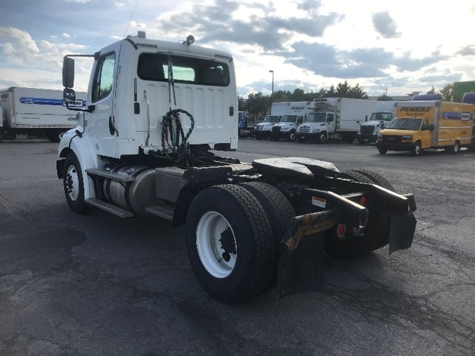 Day Cab Tractor-Heavy Duty Tractors-Freightliner-2016-M211242S-Harrisburg-PA-96,398\n\t\tmiles-$ 15,500 - Image 5