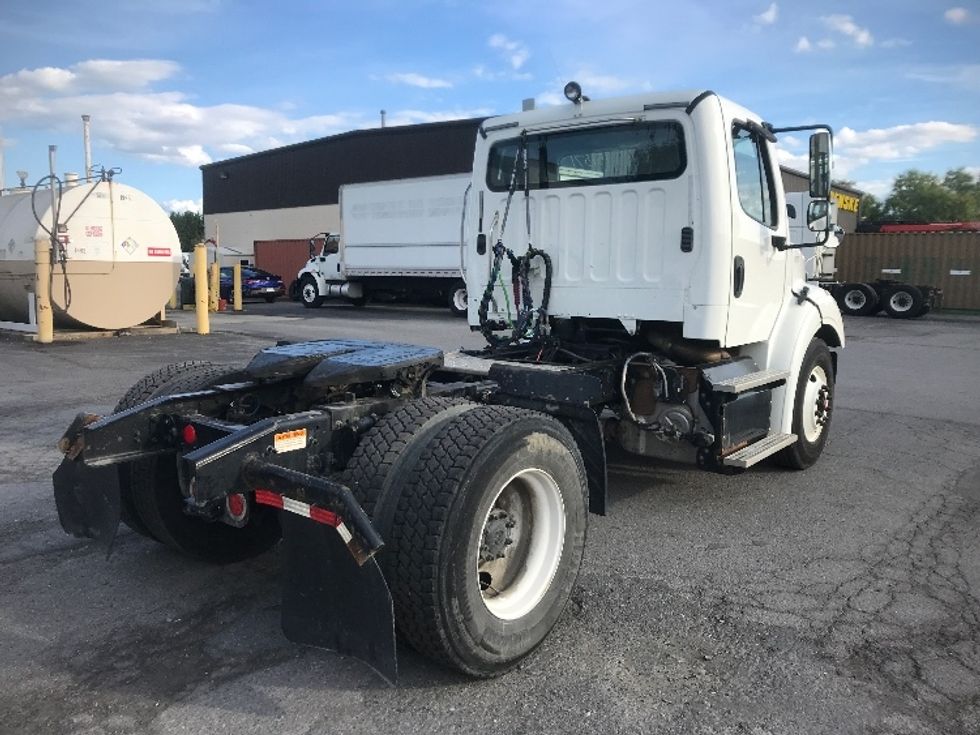 Day Cab Tractor-Heavy Duty Tractors-Freightliner-2016-M211242S-Harrisburg-PA-96,398\n\t\tmiles-$ 15,500 - Image 7