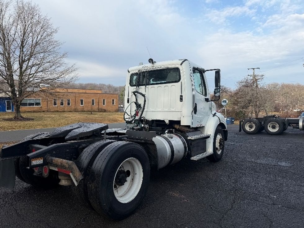 Day Cab Tractor-Heavy Duty Tractors-Freightliner-2016-M211242S-Manassas-VA-141,128\n\t\tmiles-$ 14,000 - Image 7