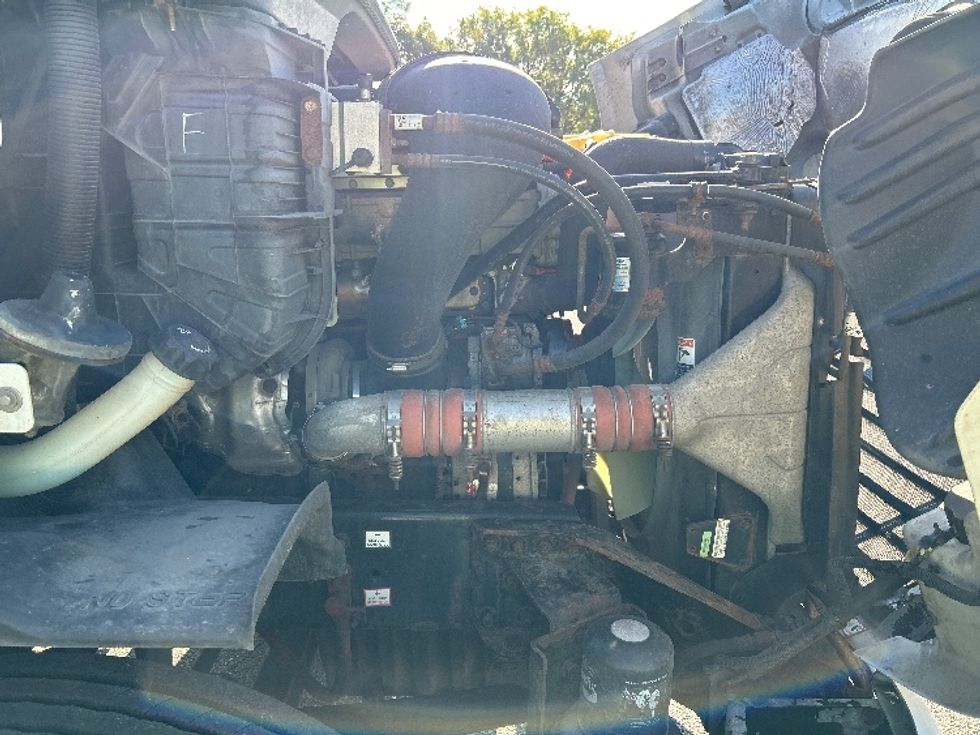 Day Cab Tractor-Heavy Duty Tractors-Freightliner-2017-Cascadia 11342ST-Albany-NY-378,824\n\t\tmiles-$ 26,750 - Image 15