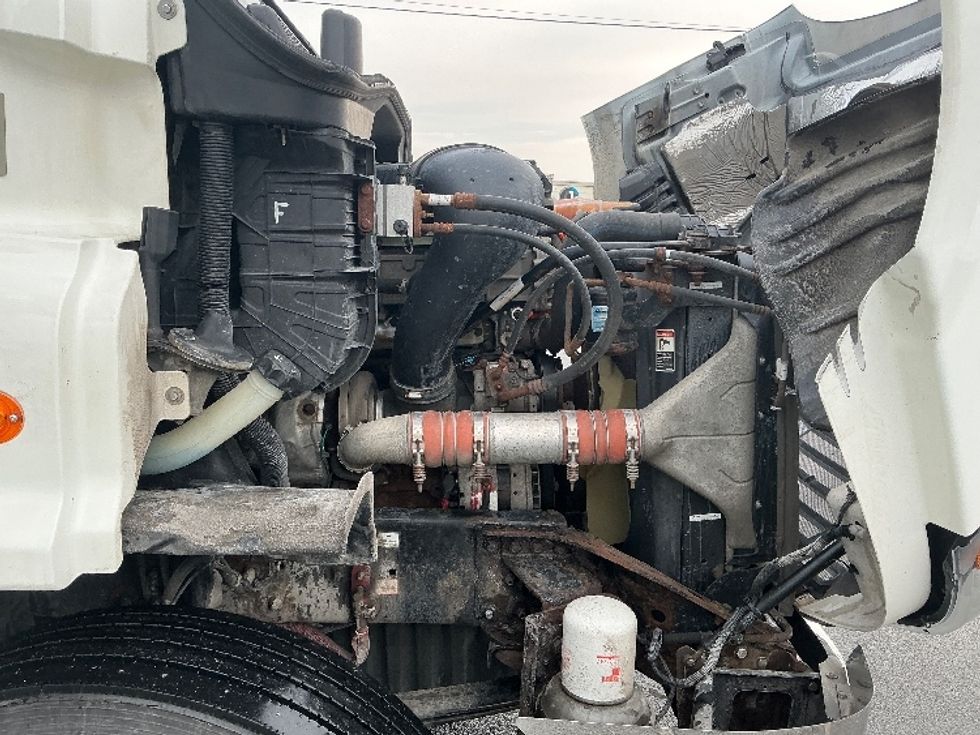 Day Cab Tractor-Heavy Duty Tractors-Freightliner-2017-Cascadia 11342ST-Albany-NY-420,213\n\t\tmiles-$ 21,750 - Image 15