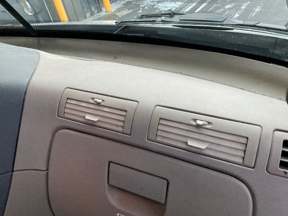 Day Cab Tractor-Heavy Duty Tractors-Freightliner-2017-Cascadia 11342ST-Albany-NY-422,044\n\t\tmiles-$ 22,500 - Image 13