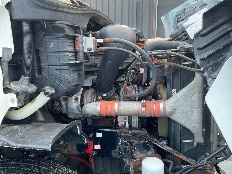 Day Cab Tractor-Heavy Duty Tractors-Freightliner-2017-Cascadia 11342ST-Albany-NY-422,044\n\t\tmiles-$ 22,500 - Image 15