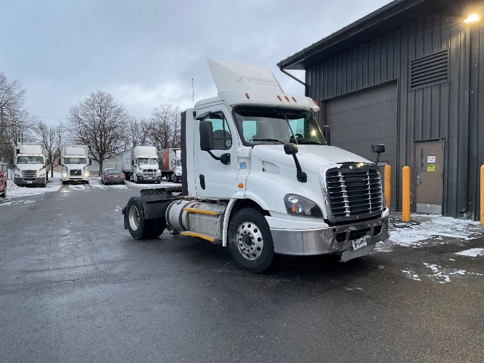 Day Cab Tractor-Heavy Duty Tractors-Freightliner-2017-Cascadia 11342ST-Albany-NY-422,044\n\t\tmiles-$ 22,500 - Image 3