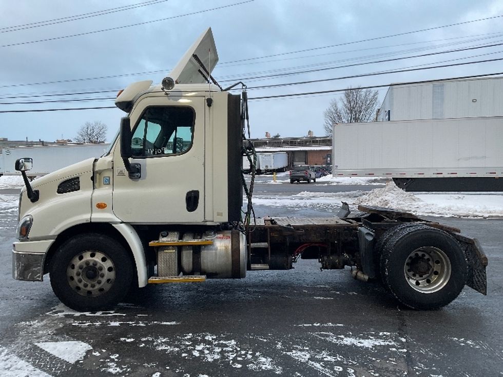 Day Cab Tractor-Heavy Duty Tractors-Freightliner-2017-Cascadia 11342ST-Albany-NY-422,044\n\t\tmiles-$ 22,500 - Image 4