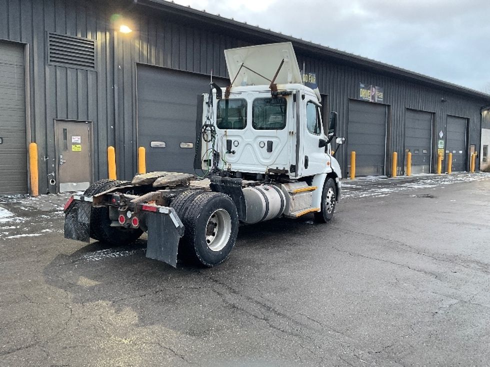 Day Cab Tractor-Heavy Duty Tractors-Freightliner-2017-Cascadia 11342ST-Albany-NY-422,044\n\t\tmiles-$ 22,500 - Image 7