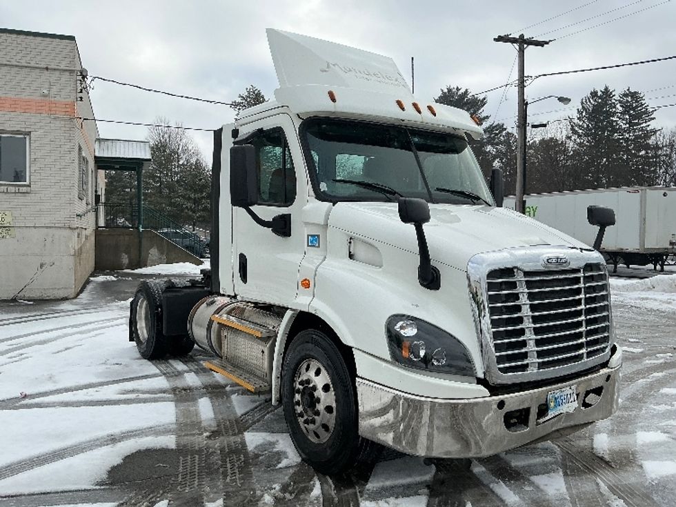 Day Cab Tractor-Heavy Duty Tractors-Freightliner-2017-Cascadia 11342ST-Albany-NY-433,017\n\t\tmiles-$ 21,250 - Image 1