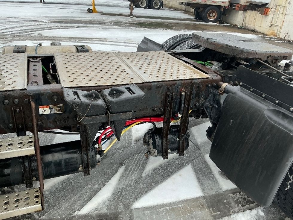 Day Cab Tractor-Heavy Duty Tractors-Freightliner-2017-Cascadia 11342ST-Albany-NY-433,017\n\t\tmiles-$ 21,250 - Image 17