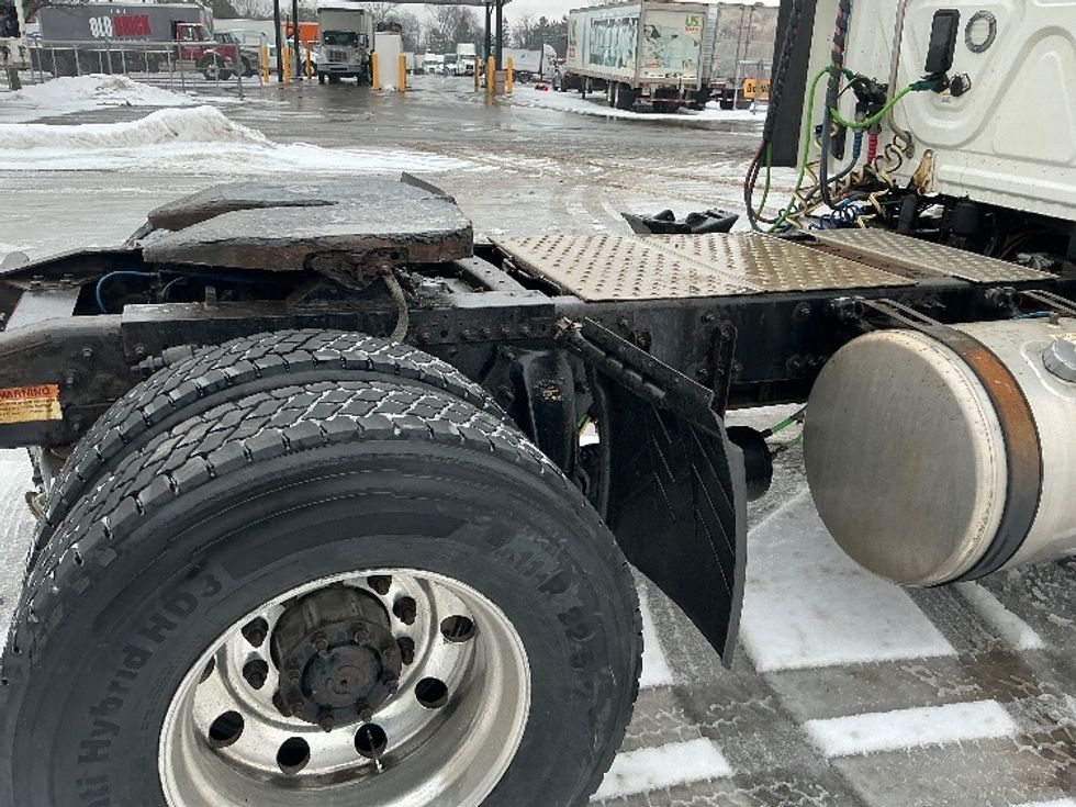 Day Cab Tractor-Heavy Duty Tractors-Freightliner-2017-Cascadia 11342ST-Albany-NY-433,017\n\t\tmiles-$ 21,250 - Image 19