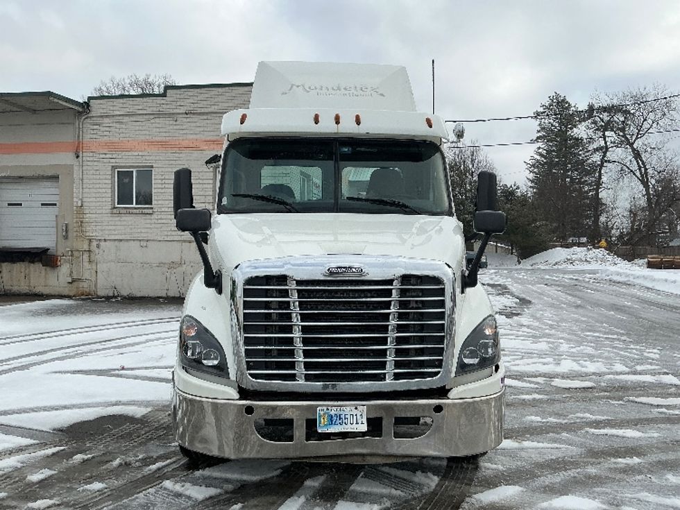 Day Cab Tractor-Heavy Duty Tractors-Freightliner-2017-Cascadia 11342ST-Albany-NY-433,017\n\t\tmiles-$ 21,250 - Image 2