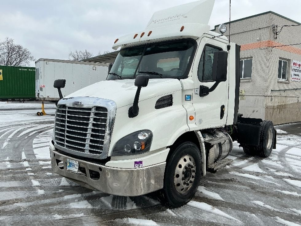 Day Cab Tractor-Heavy Duty Tractors-Freightliner-2017-Cascadia 11342ST-Albany-NY-433,017\n\t\tmiles-$ 21,250 - Image 3