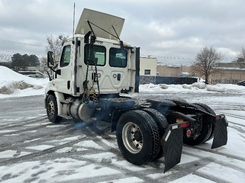 Day Cab Tractor-Heavy Duty Tractors-Freightliner-2017-Cascadia 11342ST-Albany-NY-433,017\n\t\tmiles-$ 21,250 - Image 5