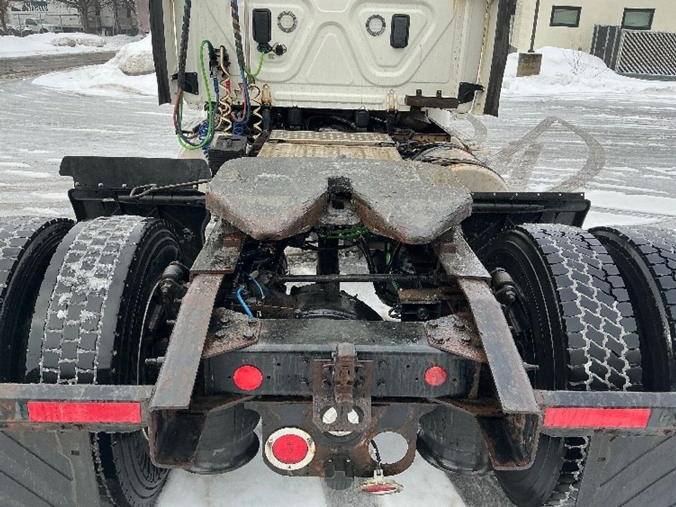 Day Cab Tractor-Heavy Duty Tractors-Freightliner-2017-Cascadia 11342ST-Albany-NY-433,017\n\t\tmiles-$ 21,250 - Image 6