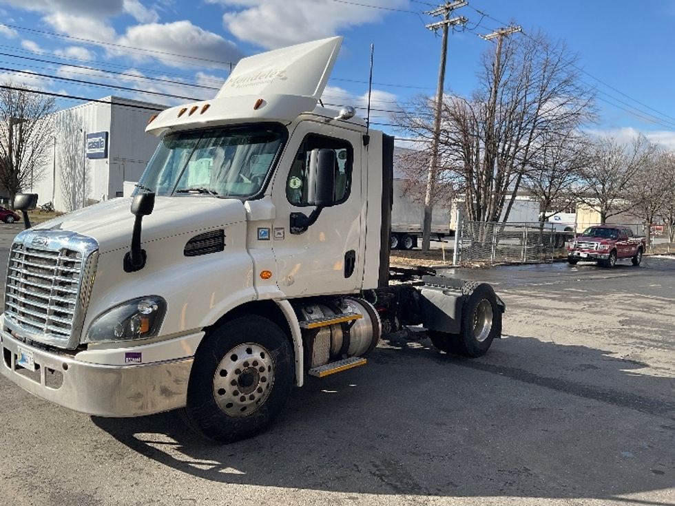 Day Cab Tractor-Heavy Duty Tractors-Freightliner-2017-Cascadia 11342ST-Albany-NY-497,956\n\t\tmiles-$ 20,750 - Image 3