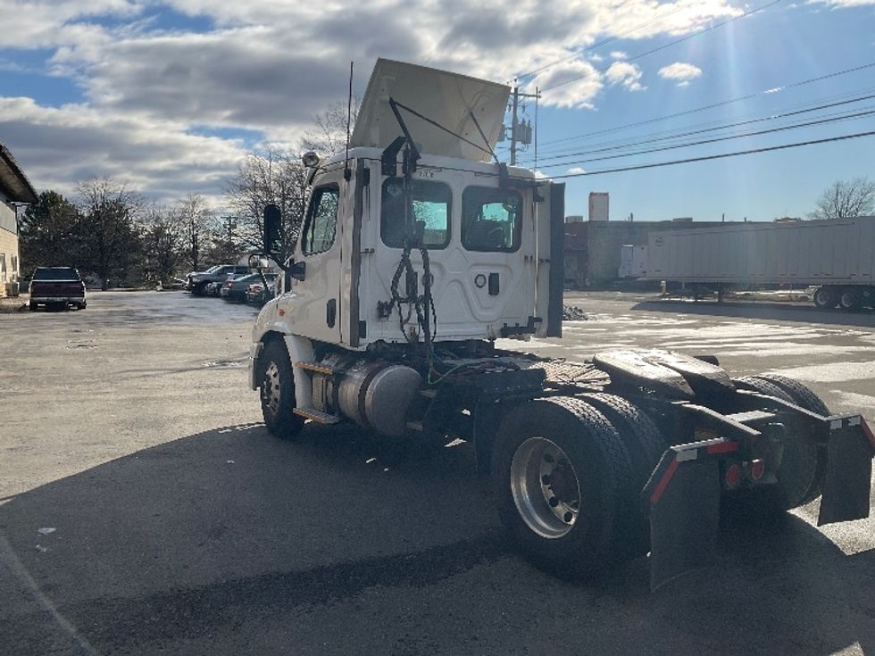 Day Cab Tractor-Heavy Duty Tractors-Freightliner-2017-Cascadia 11342ST-Albany-NY-497,956\n\t\tmiles-$ 20,750 - Image 5