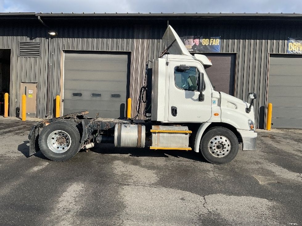 Day Cab Tractor-Heavy Duty Tractors-Freightliner-2017-Cascadia 11342ST-Albany-NY-497,956\n\t\tmiles-$ 20,750 - Image 8