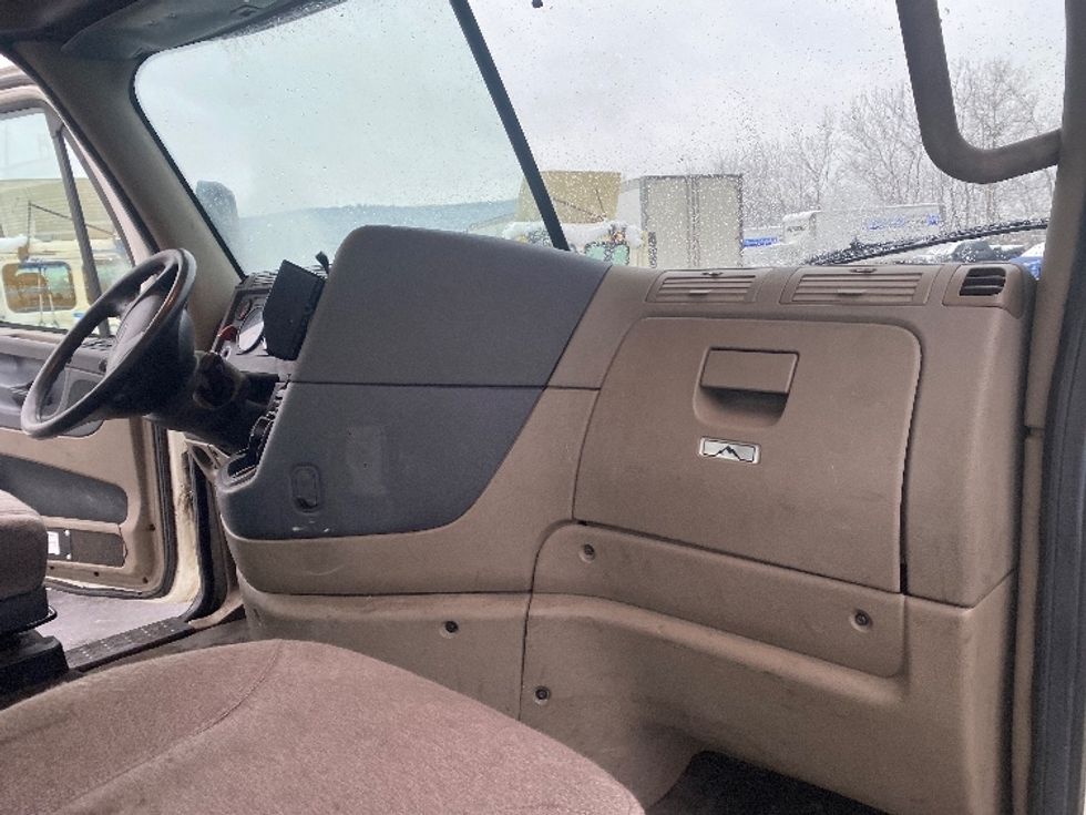 Day Cab Tractor-Heavy Duty Tractors-Freightliner-2017-Cascadia 11342ST-Albany-NY-539,416\n\t\tmiles-$ 20,000 - Image 13