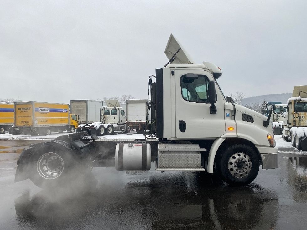 Day Cab Tractor-Heavy Duty Tractors-Freightliner-2017-Cascadia 11342ST-Albany-NY-539,416\n\t\tmiles-$ 20,000 - Image 8