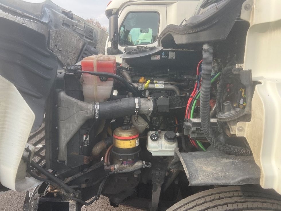 Day Cab Tractor-Heavy Duty Tractors-Freightliner-2017-Cascadia 11342ST-Belcamp-MD-392,742\n\t\tmiles-$ 25,000 - Image 14