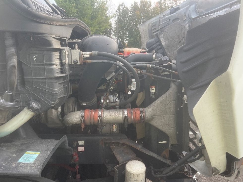 Day Cab Tractor-Heavy Duty Tractors-Freightliner-2017-Cascadia 11342ST-Belcamp-MD-392,742\n\t\tmiles-$ 25,000 - Image 15