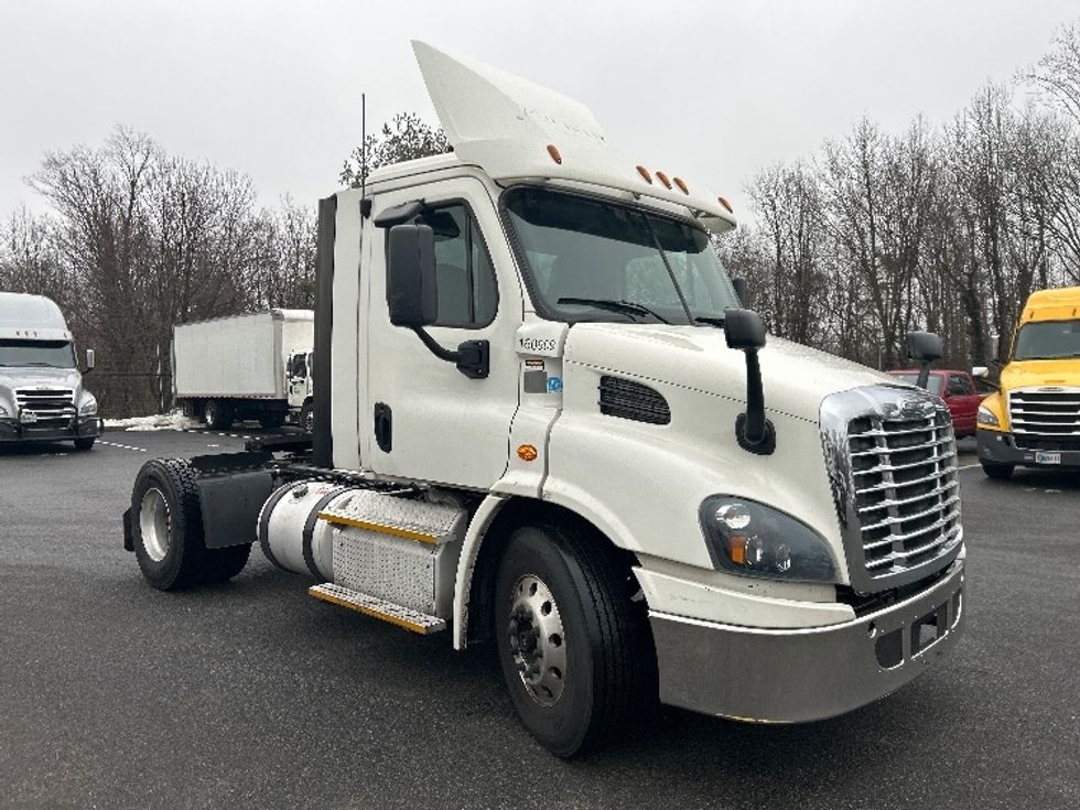 Day Cab Tractor-Heavy Duty Tractors-Freightliner-2017-Cascadia 11342ST-Belcamp-MD-409,598\n\t\tmiles-$ 22,000 - Image 1